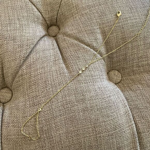 Gold hand chain - Picture 2 of 3